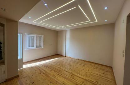 شقة - 3 غرف نوم - 3 حمامات للبيع في شارع عبد المنعم رياض - المهندسين - الجيزة شقة - 3 غرف نوم - 3 حمامات للبيع في شارع عبد المنعم رياض - المهندسين - الجيزة
