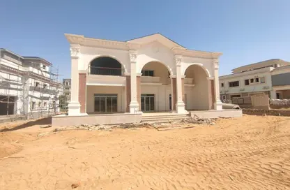 Villa - 4 Bedrooms - 7 Bathrooms for sale in Mountain View Hyde Park - 5th Settlement Compounds - The 5th Settlement - New Cairo City - Cairo