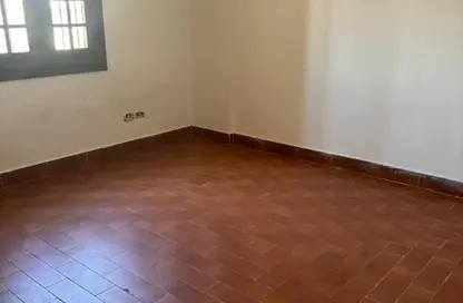 Apartment - 3 Bedrooms - 2 Bathrooms for rent in Dr Mahmoud Fathy St. - 10th Zone - Nasr City - Cairo