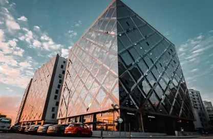 محل تجاري - استوديو - 1 حمام للبيع في وان قطامية - كمبوندات القطامية - القطامية - مدينة القاهرة الجديدة - القاهرة