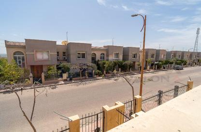 فيلا - 3 غرف نوم - 3 حمامات للبيع في اليكس ويست - كمبوندات الاسكندرية - الاسكندرية