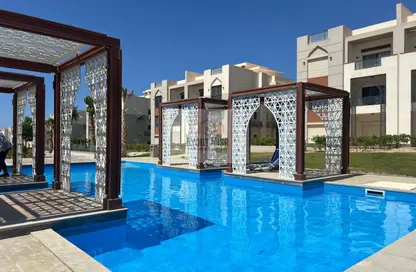 (بنتهاوس  (روف - 3 غرف نوم - 2 حمامات للبيع في جايا - راس الحكمة - الساحل الشمالي