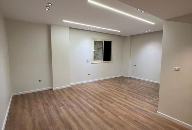 98831206 - Property Main Image