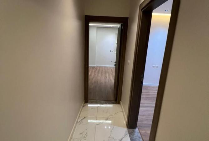 98831206 - Property Image 2