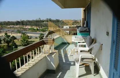 شقة - 4 غرف نوم - 2 حمامات للبيع في شارع 10 - الحي الاول - الشيخ زايد - الجيزة