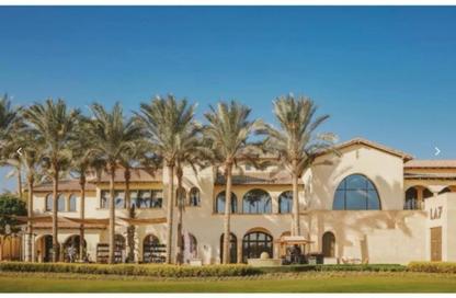 Villa - 5 Bedrooms - 6 Bathrooms for sale in Uptown Cairo - Mokattam - Cairo