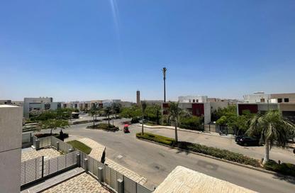 فيلا - 3 غرف نوم - 3 حمامات للبيع في پريڤادو - مدينتي - القاهرة