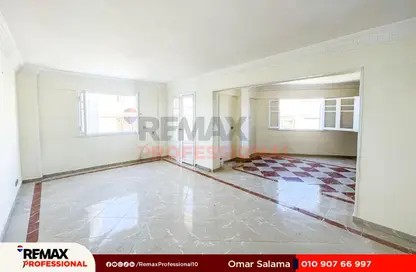 Apartment - 2 Bedrooms - 2 Bathrooms for rent in Moharam Bek St. - Moharam Bek - Hay Wasat - Alexandria
