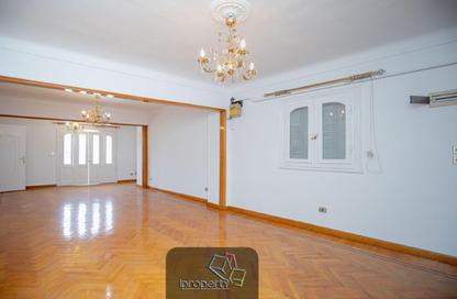 Apartment - 3 Bedrooms - 1 Bathroom for rent in Abd Al Hameed El Deeb St. - Tharwat - Hay Sharq - Alexandria Apartment - 3 Bedrooms - 1 Bathroom for rent in Abd Al Hameed El Deeb St. - Tharwat - Hay Sharq - Alexandria