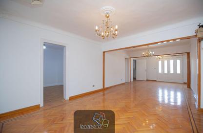 Apartment - 3 Bedrooms - 1 Bathroom for rent in Abd Al Hameed El Deeb St. - Tharwat - Hay Sharq - Alexandria
