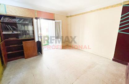 Apartment - 5 Bedrooms - 2 Bathrooms for sale in Khalil Hamada St. - Miami - Hay Awal El Montazah - Alexandria
