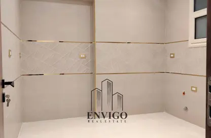 شقة - 3 غرف نوم - 2 حمامات للبيع في شارع محمد طلعت سالم - المنطقة الأولى - مدينة نصر - القاهرة