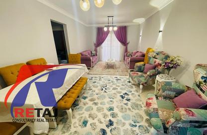 Apartment - 3 Bedrooms - 1 Bathroom for rent in Zakaria Othman St. - 8th Zone - Nasr City - Cairo