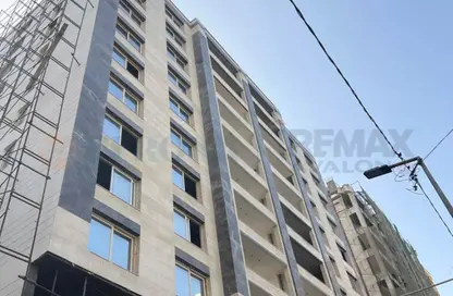 Apartment - 4 Bedrooms - 3 Bathrooms for sale in Mahmoud Al Deeb St. - Zezenia - Hay Sharq - Alexandria
