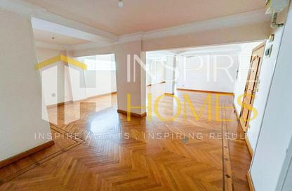 Apartment - 4 Bedrooms - 2 Bathrooms for rent in Abdel Kader Ragab Basha St. - Kafr Abdo - Roushdy - Hay Sharq - Alexandria