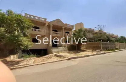 فيلا - 8 غرف نوم - 8 حمامات للبيع في شارع 33 - المجاورة الثالثة - الحي الاول غرب - مدينة الشروق - القاهرة