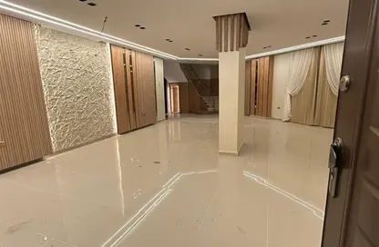 دوبلكس - 4 غرف نوم - 3 حمامات للبيع في طريق الشروق - المجاورة الاولي - الحي التاسع - مدينة الشروق - القاهرة