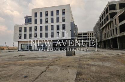 Office Space - 2 Bedrooms - 2 Bathrooms for sale in Suez Road - New Cairo City - Cairo