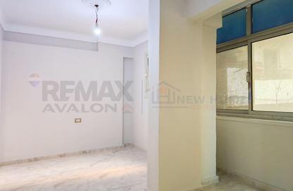 Apartment - 3 Bedrooms - 1 Bathroom for sale in Raml Station - Hay Wasat - Alexandria