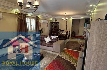 Apartment - 3 Bedrooms - 1 Bathroom for sale in Mahmoud Ghoneim St. - 6th Zone - Nasr City - Cairo