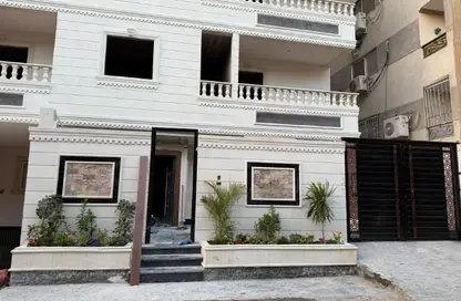 Apartment - 3 Bedrooms - 3 Bathrooms for sale in Gate 1 - Khofo - Hadayek El Ahram - Giza