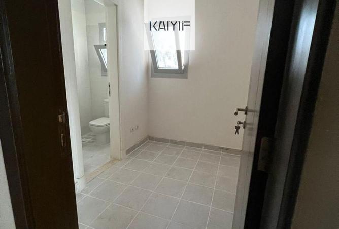 57494122 - Property Image 2