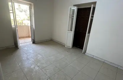 Apartment - 5 Bedrooms - 2 Bathrooms for rent in Street 9 - Maadi - Hay El Maadi - Cairo