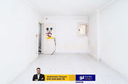 Apartment - 3 Bedrooms - 2 Bathrooms for sale in Bin Mosleh Al Arman St. - Miami - Hay Awal El Montazah - Alexandria