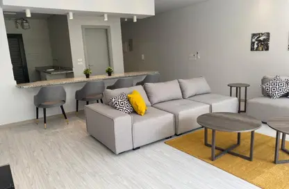 Apartment - 2 Bedrooms - 2 Bathrooms for sale in Lake View Residence - 5th Settlement Compounds - The 5th Settlement - New Cairo City - Cairo