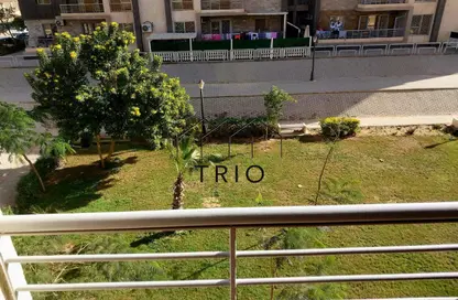 Apartment - 3 Bedrooms - 3 Bathrooms for sale in Janna - New Cairo City - Cairo