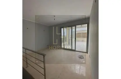 (بنتهاوس  (روف - 3 غرف نوم - 3 حمامات للايجار في فيلدج جيت - المستثمرين الجنوبية - مدينة القاهرة الجديدة - القاهرة