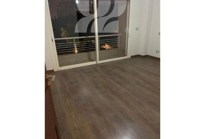 74027111 - Property Image 3