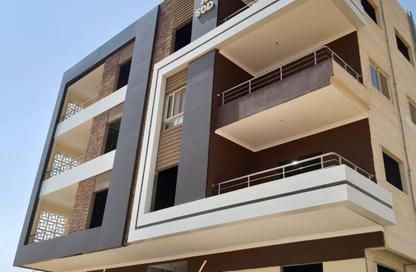 Apartment - 4 Bedrooms - 3 Bathrooms for sale in Bait Alwatan - The 5th Settlement - New Cairo City - Cairo