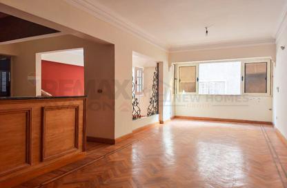 Apartment - 3 Bedrooms - 1 Bathroom for sale in Zezenia - Hay Sharq - Alexandria