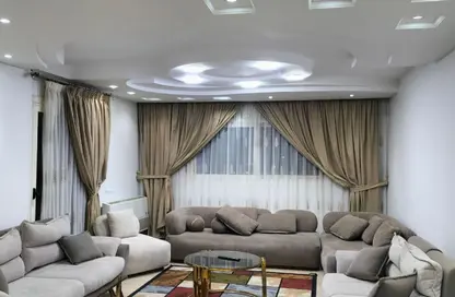 شقة - 3 غرف نوم - 2 حمامات للايجار في شارع مكرم عبيد - المنطقة السادسة - مدينة نصر - القاهرة