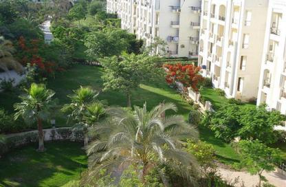 Apartment - 3 Bedrooms - 2 Bathrooms for sale in Hadayek Al Mohandessin - 4th District - Sheikh Zayed City - Giza