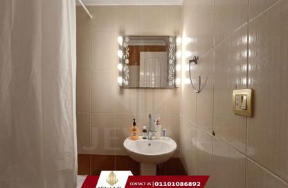 Apartment - 2 Bedrooms - 2 Bathrooms for sale in Khalil Mutran St. - Saba Basha - Hay Sharq - Alexandria