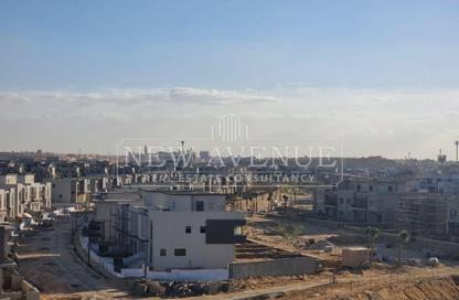 Apartment - 3 Bedrooms - 3 Bathrooms for sale in Swan Lake Residence - 5th Settlement Compounds - The 5th Settlement - New Cairo City - Cairo