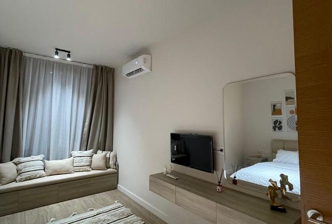 98832355 - Property Image 3