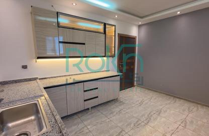 Villa - Studio - 3 Bathrooms for rent in Yasmine District - 14th District - Sheikh Zayed City - Giza