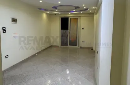 شقة - 3 غرف نوم - 1 حمام للبيع في شارع مسجد سيدي بشر - سيدي بشر - حي اول المنتزة - الاسكندرية