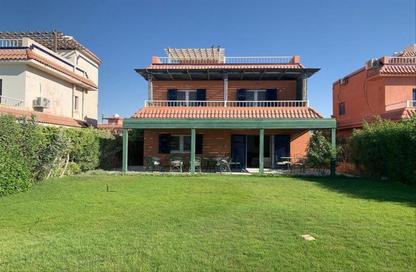 Villa - 5 Bedrooms - 6 Bathrooms for sale in Al Khamayel city - Sheikh Zayed Compounds - Sheikh Zayed City - Giza