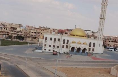 شقة - 4 غرف نوم - 3 حمامات للبيع في المجاورة الاولي - الحي الرابع غرب - مدينة الشروق - القاهرة