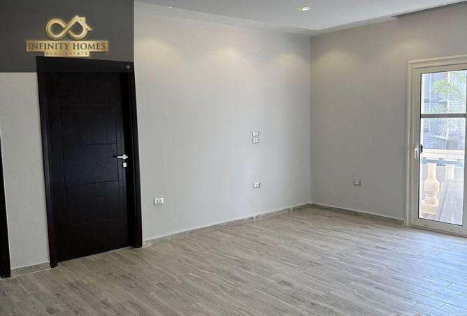 77058396 - Property Image 2