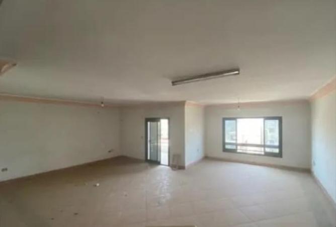 63643000 - صورة العقار 2