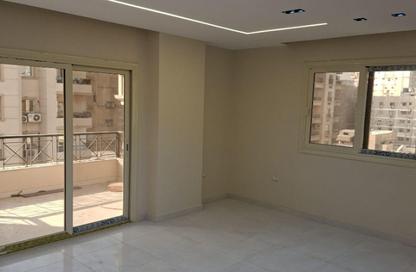 Apartment - 3 Bedrooms - 3 Bathrooms for rent in Tahseen Farghaly St. - 1st Zone - Nasr City - Cairo