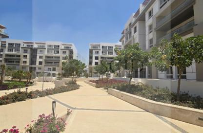 Apartment - 3 Bedrooms - 3 Bathrooms for sale in Greens - Hyde Park - New Cairo City - Cairo