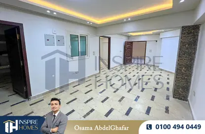 Apartment - 2 Bedrooms - 1 Bathroom for rent in 11th District - Sheikh Zayed City - Giza