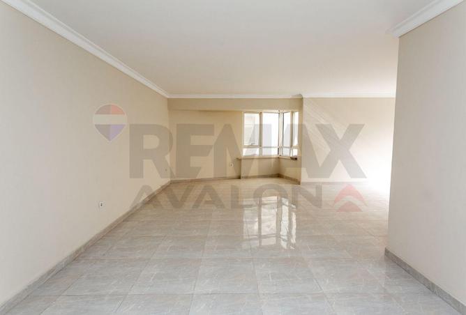 54489065 - صورة العقار 2