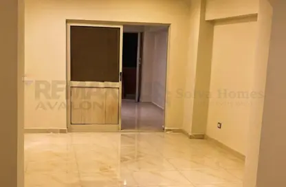 Apartment - 3 Bedrooms - 1 Bathroom for rent in Ademon Fremon St. - Smouha - Hay Sharq - Alexandria